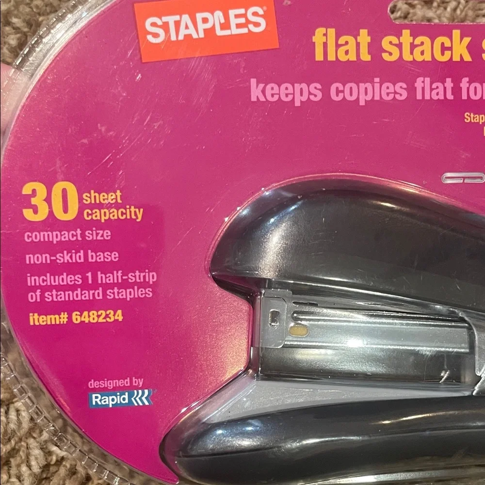 Staples Black Flat Stack Stapler and Binder Clips Set